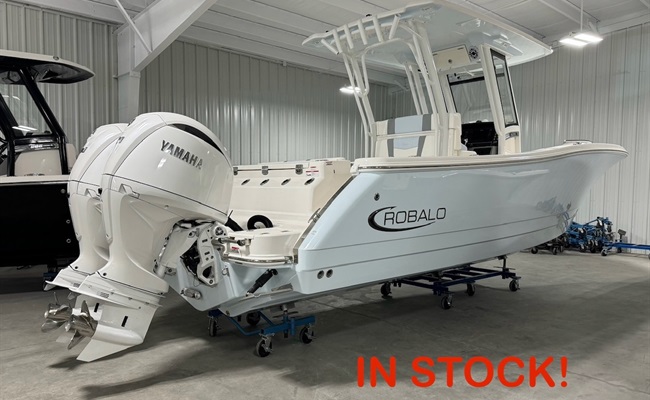 2025 Robalo R270 Ice Blue 